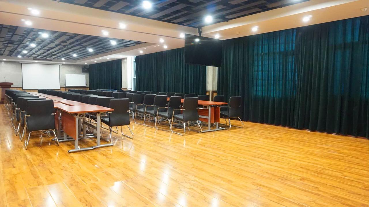 Nostalgia Hotel Near Tianjin Polar Ocean Word- Tianjin Fonte Joy World, 10 Minutes Drive Away From Tianjin Tanggu High-Speed Railway Station, Free Ice-Cream, Mineral Water, Snacks And Laundry Service, English Communication Well Εξωτερικό φωτογραφία