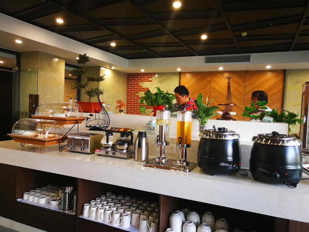 Nostalgia Hotel Near Tianjin Polar Ocean Word- Tianjin Fonte Joy World, 10 Minutes Drive Away From Tianjin Tanggu High-Speed Railway Station, Free Ice-Cream, Mineral Water, Snacks And Laundry Service, English Communication Well Εξωτερικό φωτογραφία