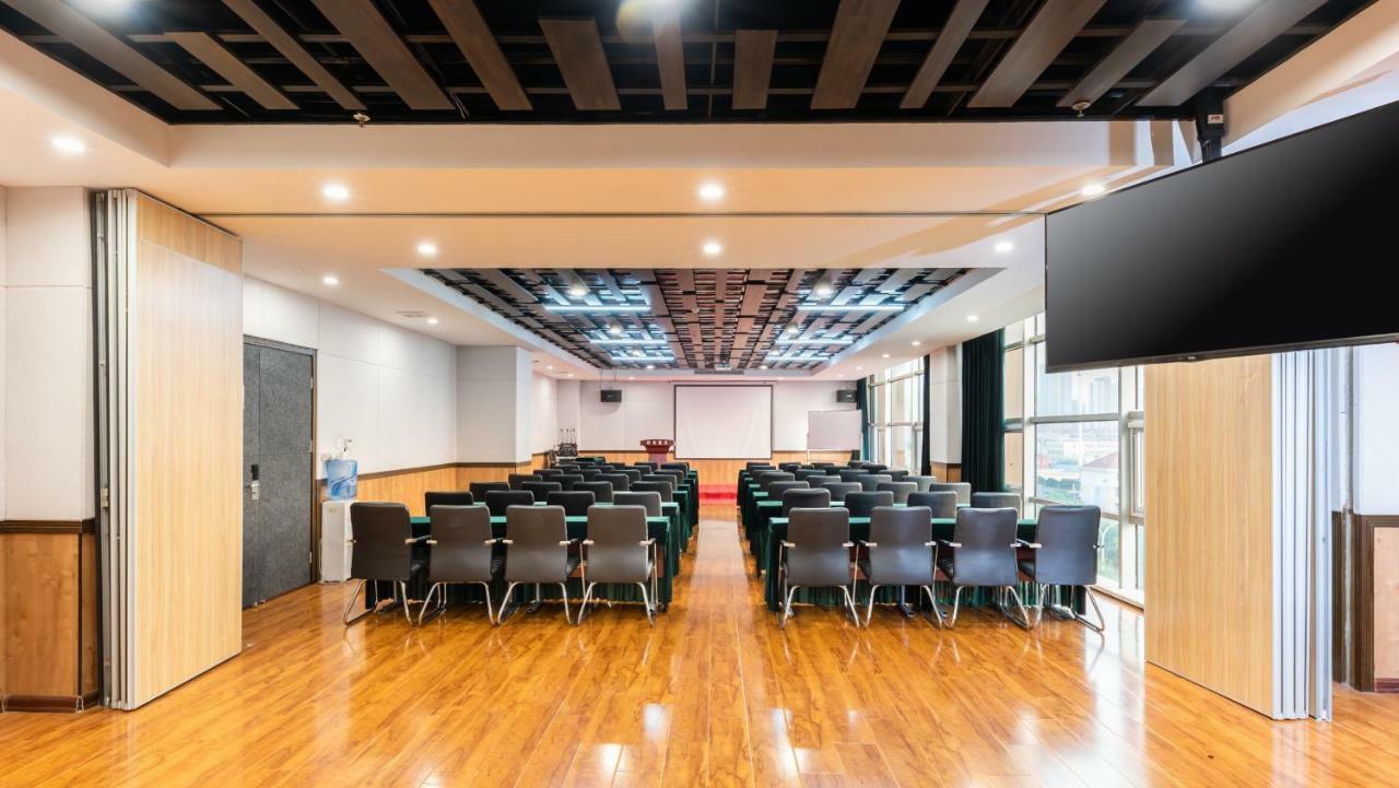 Nostalgia Hotel Near Tianjin Polar Ocean Word- Tianjin Fonte Joy World, 10 Minutes Drive Away From Tianjin Tanggu High-Speed Railway Station, Free Ice-Cream, Mineral Water, Snacks And Laundry Service, English Communication Well Εξωτερικό φωτογραφία
